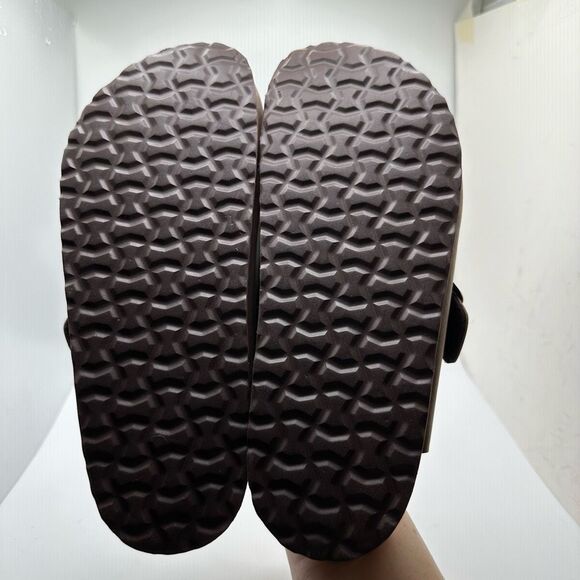 CUSHIONAIRE Women's Cork Footbed Clog with Genuine Leather Upper 6 BROWN - Picture 5 of 7